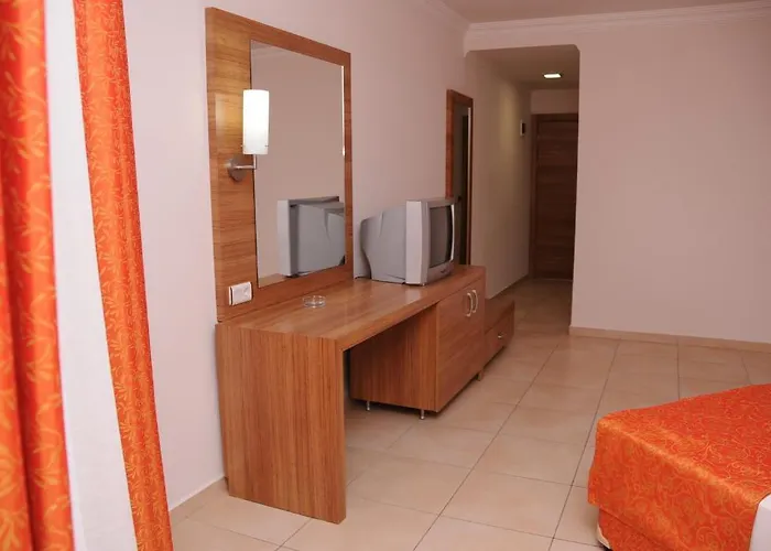 Gunes House 2* 阿拉尼亚