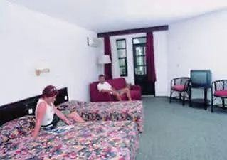 Gunes House 2* 阿拉尼亚
