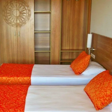 מלון Gunes House