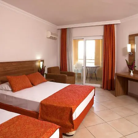 Gunes House מלון 2*