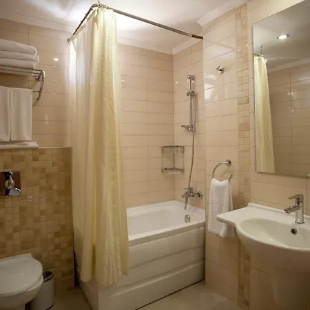 Gunes House Отель 2*