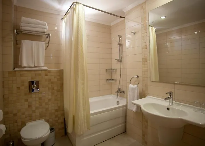 Gunes House 호텔 2*